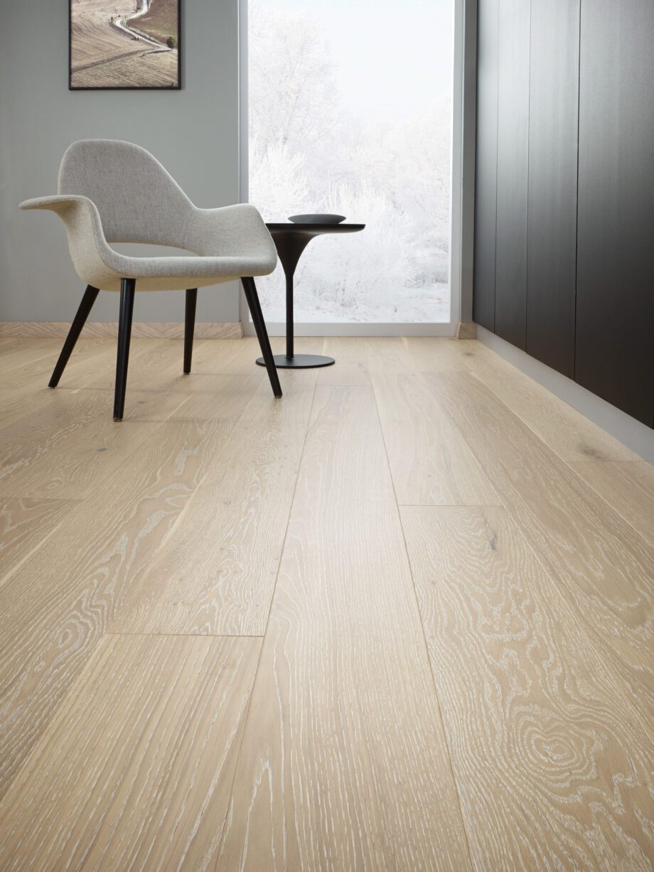 Parquet Oak, Grande Grissini, 1-strip, beveled, brushed, stained, matt lacquer