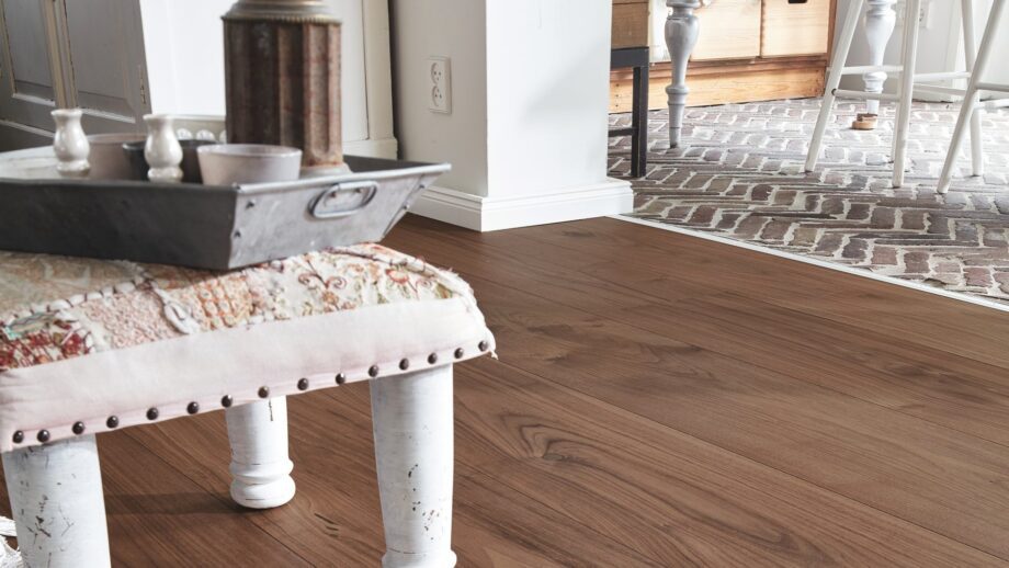 Parquet Meister Lindura American walnut lively, 1-strip, matt lacquered