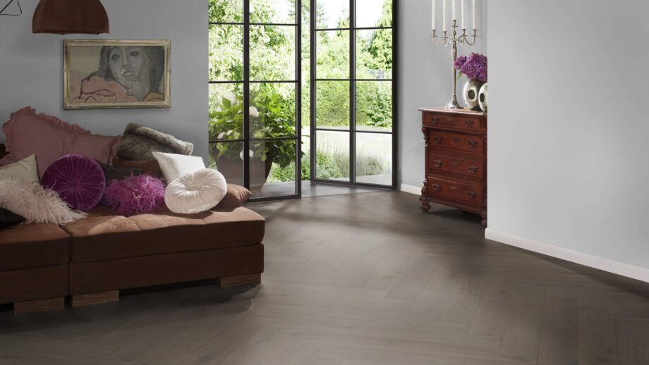 Parquet Oak, ter Hürne, herringbone, Oak basalt brown, brushed, beveled, extra matt lacquered