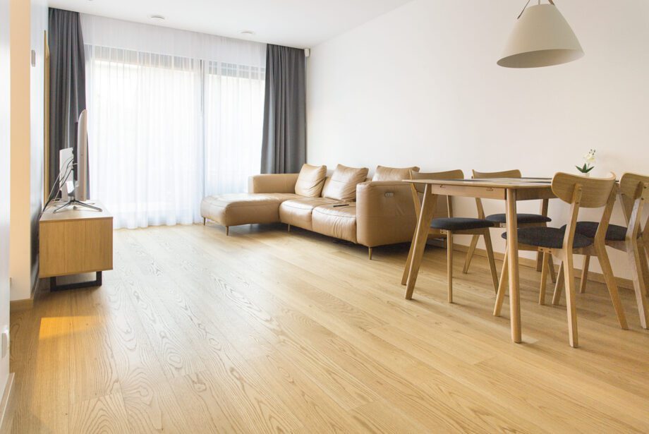 Parquet Oak, Oak Elite Pure Line, 1-strip, brushed, beveled, lacquer 5%