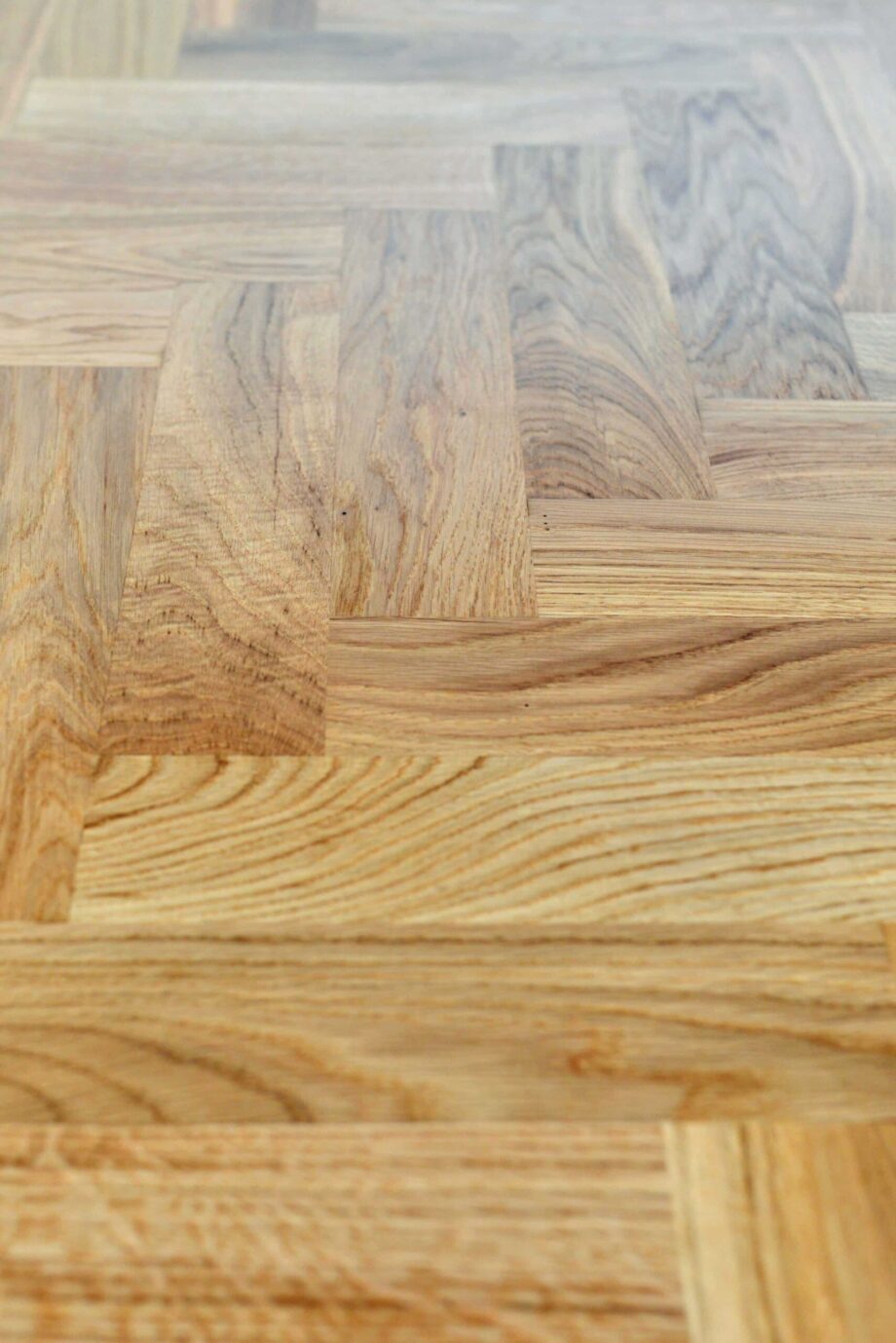 Strip parquet / herringbone parquet oak natur unfinished.