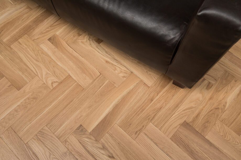 Strip parquet / herringbone parquet oak gestreift, beveled 4 sides, oiled