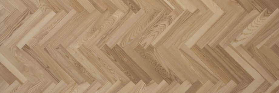 Strip parquet / herringbone parquet ash standard, beveled 4 sides, oiled