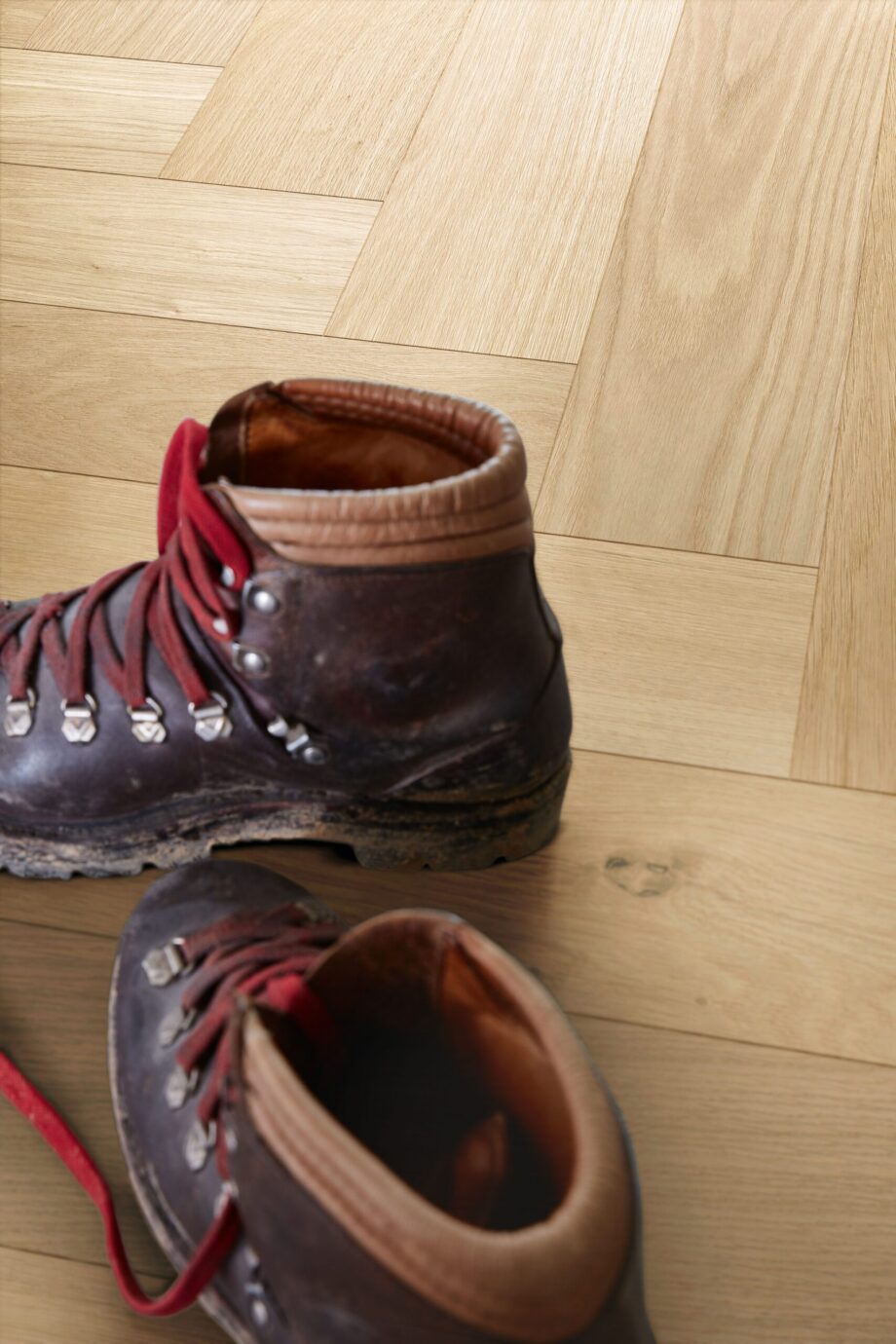 Herringbone parquet Meister Lindura Classic Alabaster Oak, brushed, ultra matt lacquered – 3
