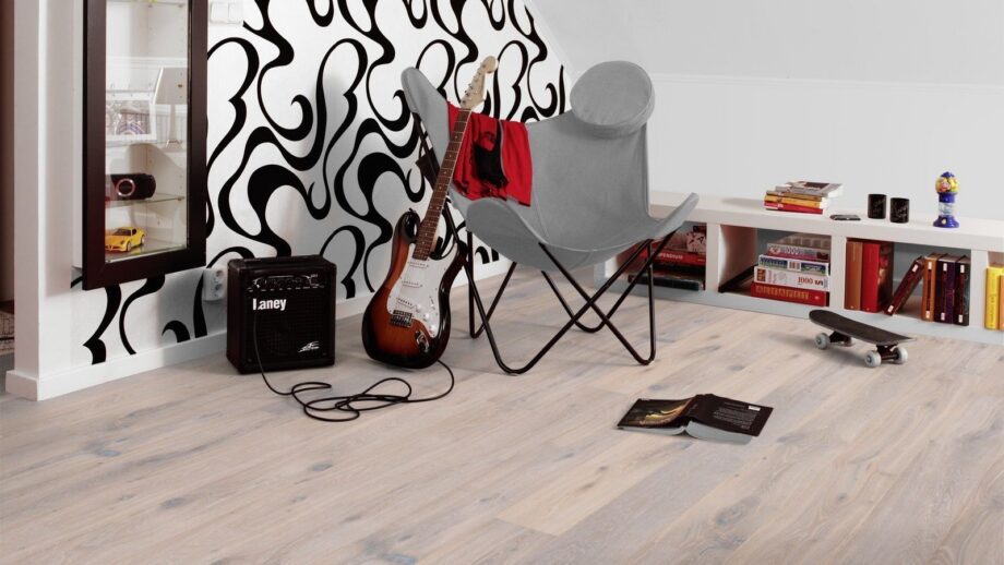 Parquet Tarkett, Heritage, Oak Lime Stone, brushed, 2 sides beveled, 1-strip, Proteco Hardwax Oil – view 5 Parquet Tarkett, Heritage, Oak Lime Stone, brushed, 2 sides beveled, 1-strip, Proteco Hardwax Oil – 5