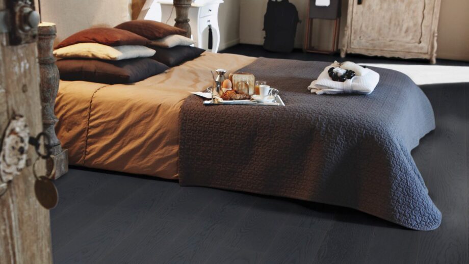 Parquet Tarkett, Play, Oak Charcoal Plank, brushed, 1-strip, 2 sides bevelled, Proteco Natura stained – 3