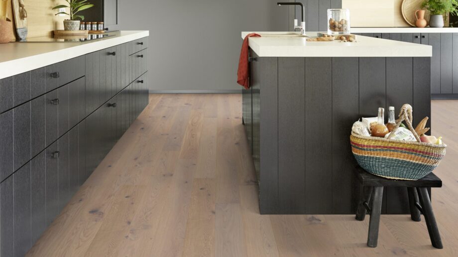 Parquet Tarkett, Shade, Oak Soft Beige Plank, 1-strip, brushed, 2 sides bevelled, Proteco Natura mat lacquer – 3