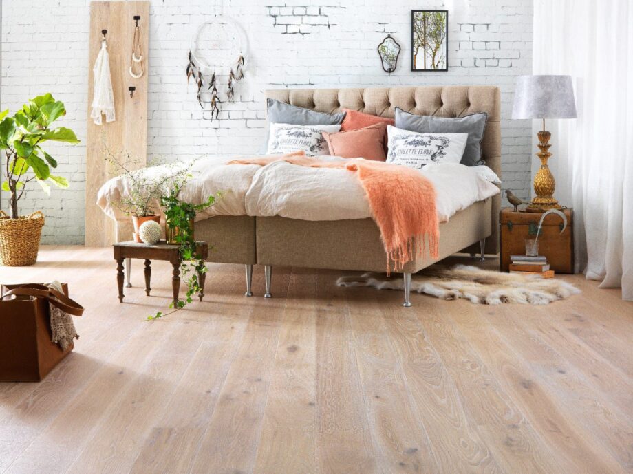Parquet Tarkett, Vintage, Oak Uppsala, brushed, 2 sides beveled, 1-strip, partial saw marks, Proteco Hardwax Oil – 3