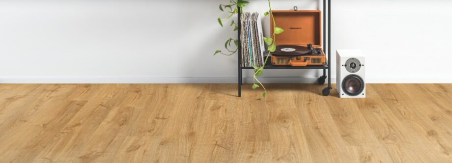 Vinyl parquet SPC Quick Step autumn oak honey alpha medium planks, beveled