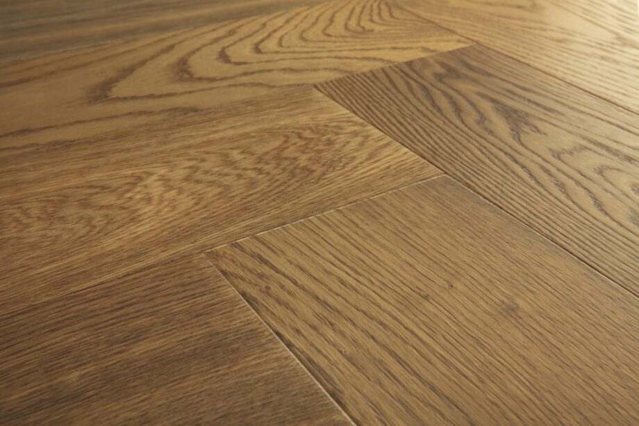 Herringbone parquet oak disegno cinnamon raw, Quick Step, beveled, extra matt lacquered