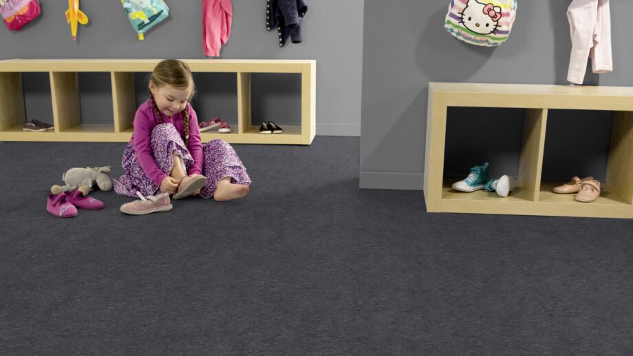 Linoleum floor Gerflor Marmorette 0059 Plumb Grey – view 4 Linoleum floor Gerflor Marmorette 0059 Plumb Grey – 4