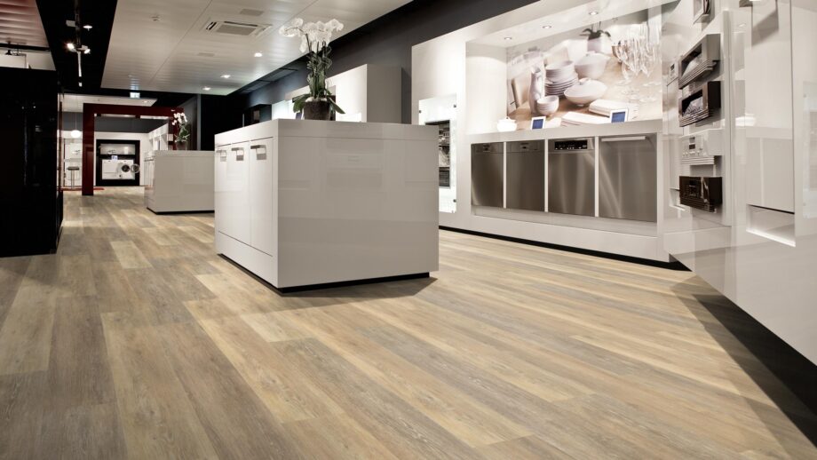 SPC tile floor Traffic Luna with integrated underlay