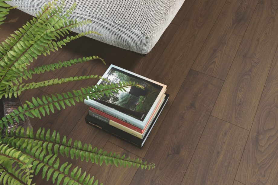 Laminate floors Quick-Step Classic Peanut Brown Oak