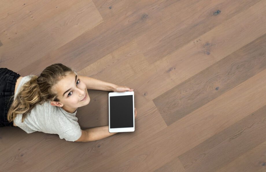 Parquet Trinity Oak Rustical 1-strip beveled brushed white oiled