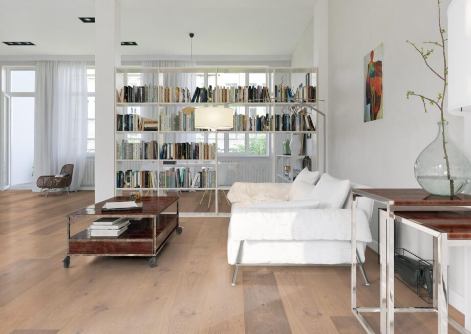 Parquet Trinity Oak Rustical 1-strip beveled brushed white oiled