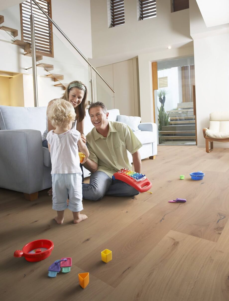 Parquet Trinity Oak Rustical 1-strip beveled brushed raw oiled