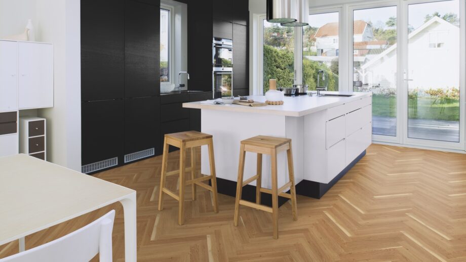 Herringbone parquet Monopark Oak Rustic 45 matt lacquered