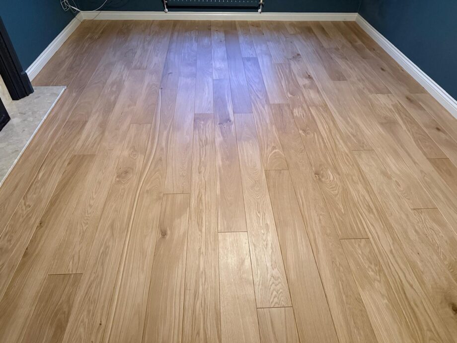 Oak Floorboards Mix Beveled Brushed Unfinished 100mm