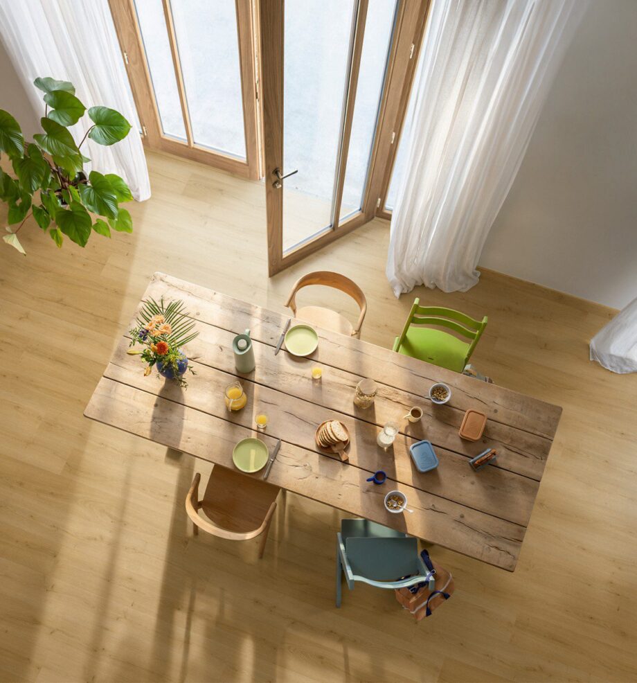 Vinyl flooring Quick-Step Bloom Brushed Oak Honey – 19
