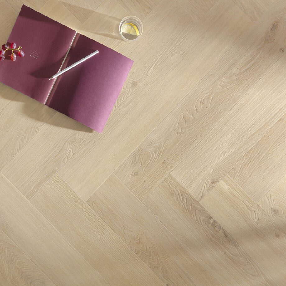 Liimitav kalasaba vinüülparkett Floorify Gluedown Large Hirame FG600 4 Liimitav kalasaba vinüülparkett Floorify Gluedown Large Hirame FG600