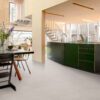 Tugevdatud südamikuga LVT vinüülplaat Floorify Small Tile Pebble Beach F530