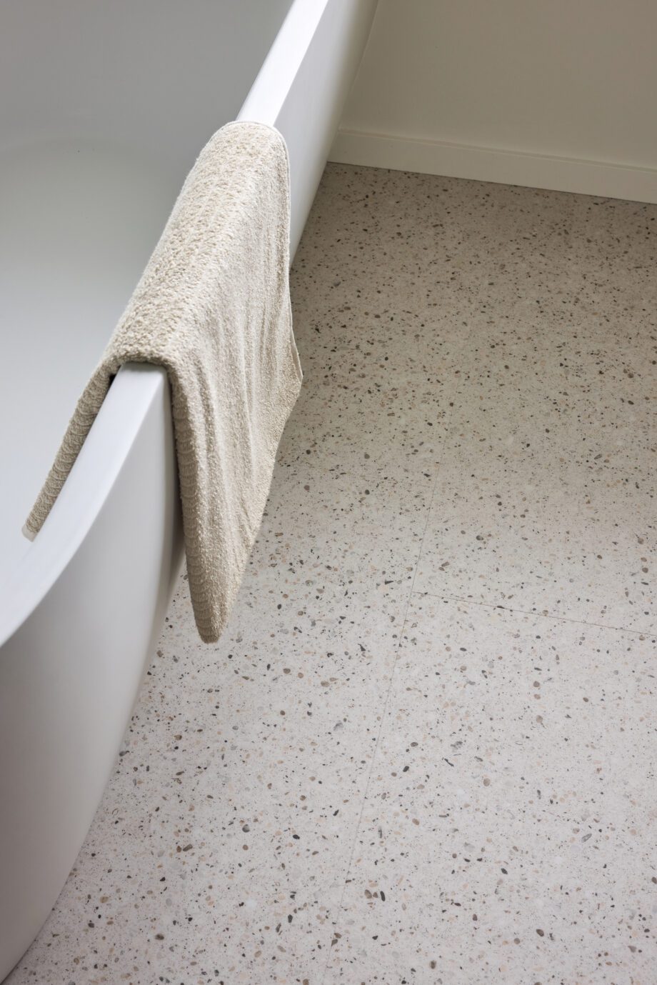 Tugevdatud südamikuga LVT vinüülplaat Floorify Large Tile Piccolo F032 3 Tugevdatud südamikuga LVT vinüülplaat Floorify Large Tile Piccolo F032