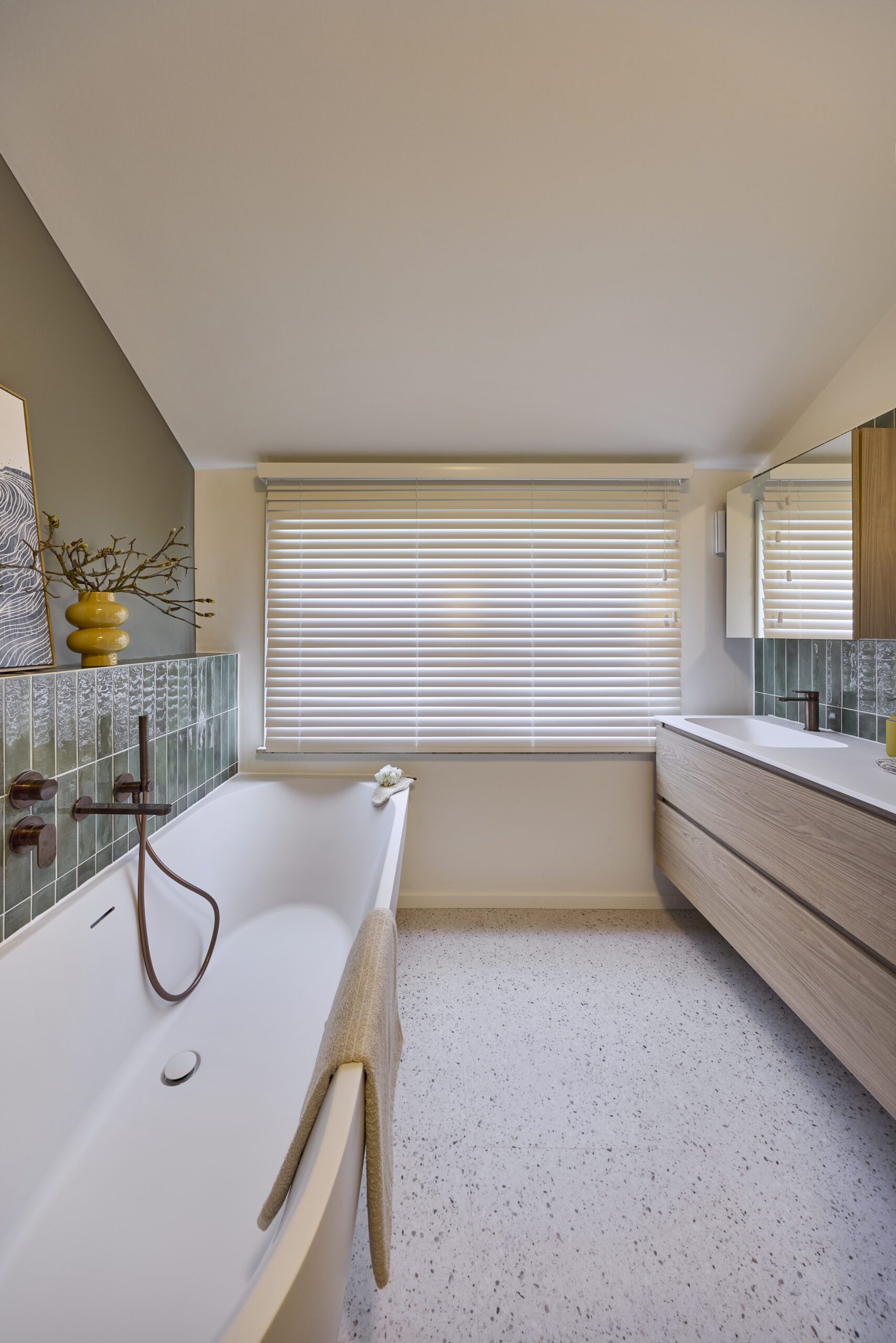 Tugevdatud südamikuga LVT vinüülplaat Floorify Large Tile Piccolo F032