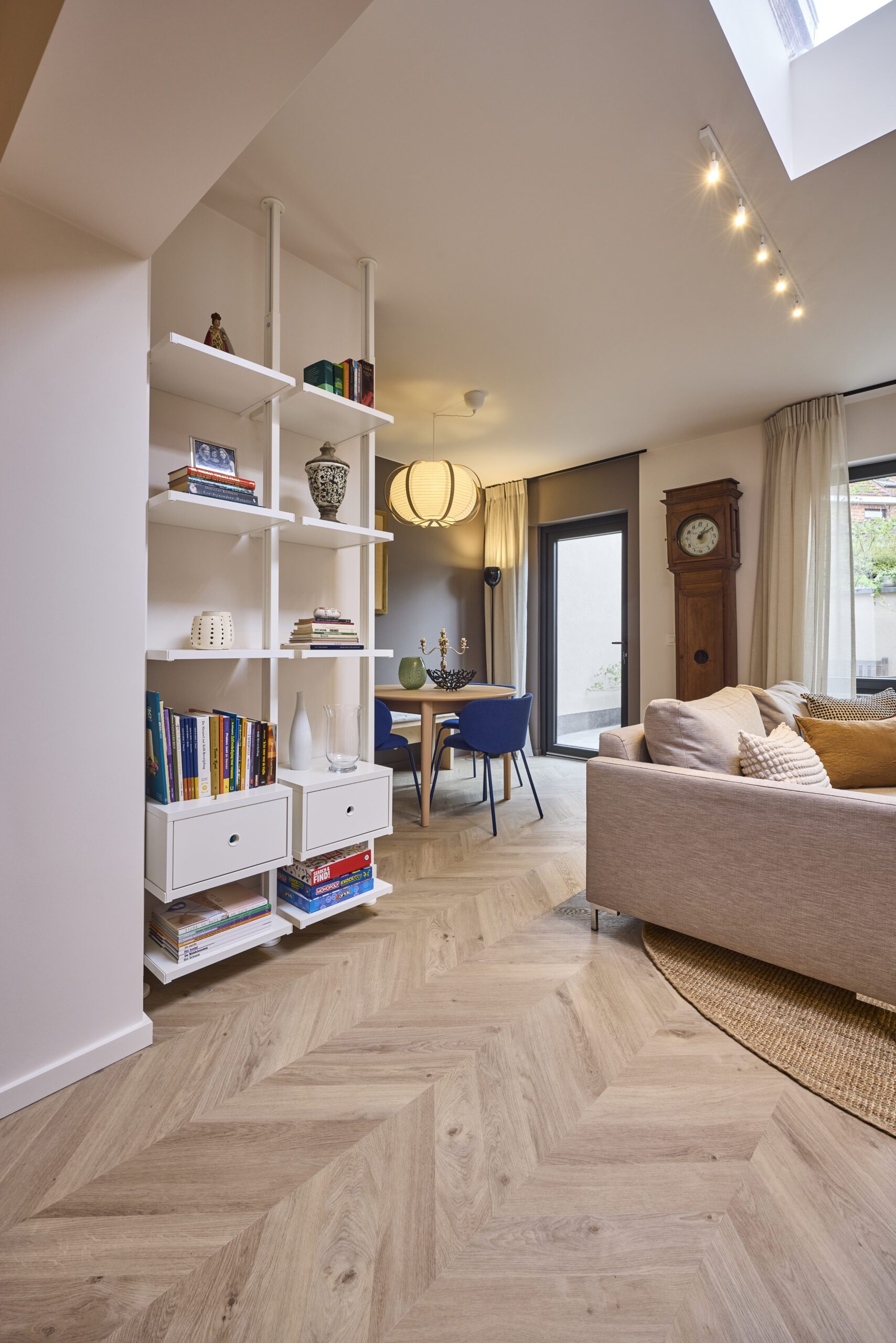 Tugevdatud südamikuga LVT vinüülparkett Floorify Chevron Odette F717