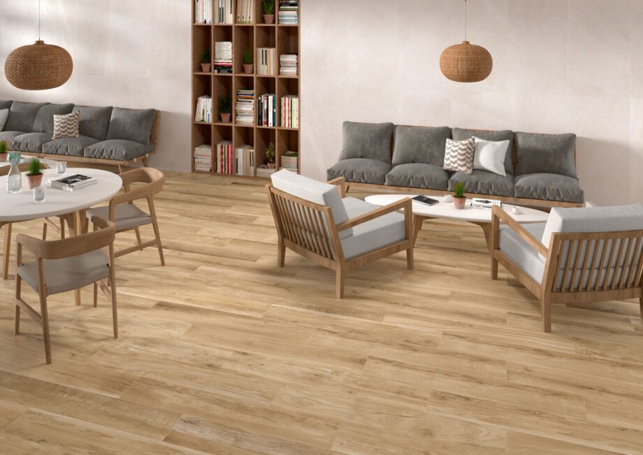 Puidumustriga libisemiskindel keraamiline põrandaplaat Tau Eternal Roble, 20x120 cm, 9 mm, tamm, R11, rektifitseeritud