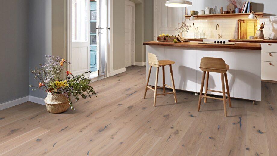 Parquet floor Bauwerk Casapark Handcrafted Oak 56 Farina deep brushed oil waxed 181mm – view 2 Parquet floor Bauwerk Casapark Handcrafted Oak 56 Farina deep brushed oil waxed 181mm – 2