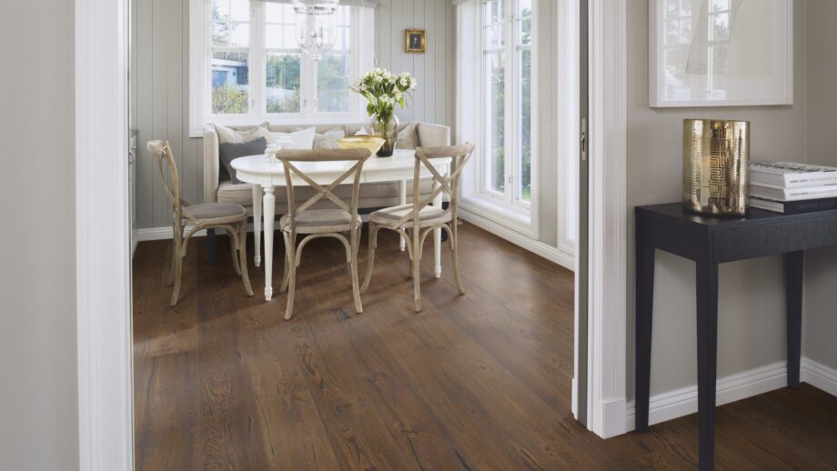 Oak parquet flooring Bauwerk Casapark Handcrafted Oak 56 Tartufo deep brushed oil waxed 181mm – view 3 Oak parquet flooring Bauwerk Casapark Handcrafted Oak 56 Tartufo deep brushed oil waxed 181mm – 3