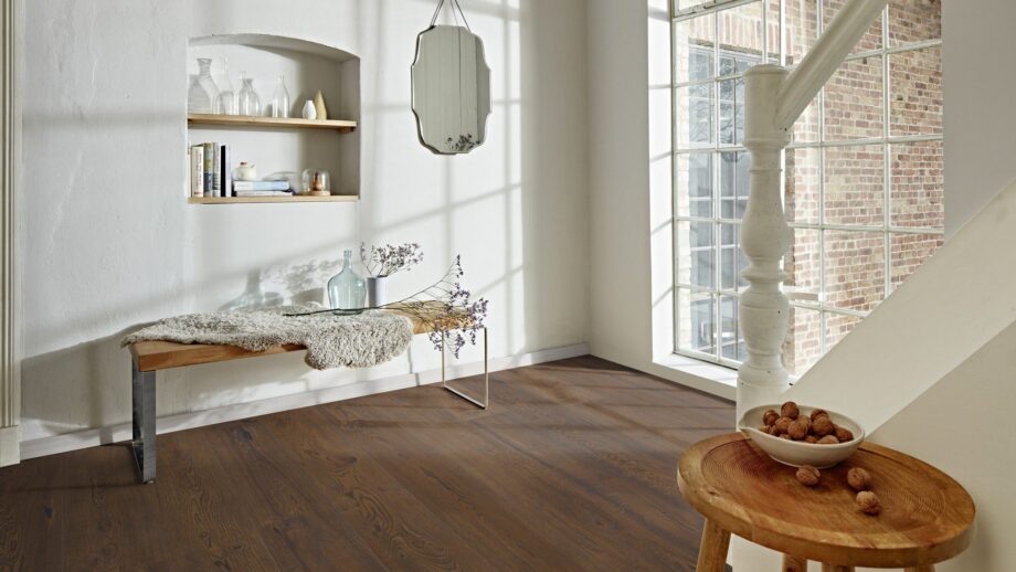 Oak parquet flooring Bauwerk Casapark Handcrafted Oak 56 Tartufo deep brushed oil waxed 181mm – view 6 Oak parquet flooring Bauwerk Casapark Handcrafted Oak 56 Tartufo deep brushed oil waxed 181mm – 6