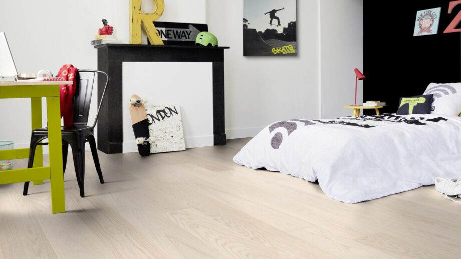 Parquet Tarkett, Grace, Oak Beige Cashmere Plank XT, 1-strip, 2 sides bevelled, brushed, Proteco ExtraMatt matt lacquer – view 3 Parquet Tarkett, Grace, Oak Beige Cashmere Plank XT, 1-strip, 2 sides bevelled, brushed, Proteco ExtraMatt matt lacquer – 3