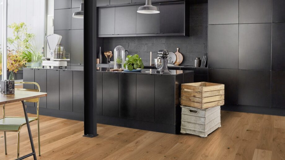 Parquet Tarkett, Grace, Oak Rustic Plank XT, 1-strip, 2 sides bevelled, brushed, Proteco ExtraMatt matt lacquer – view 2 Parquet Tarkett, Grace, Oak Rustic Plank XT, 1-strip, 2 sides bevelled, brushed, Proteco ExtraMatt matt lacquer – 2