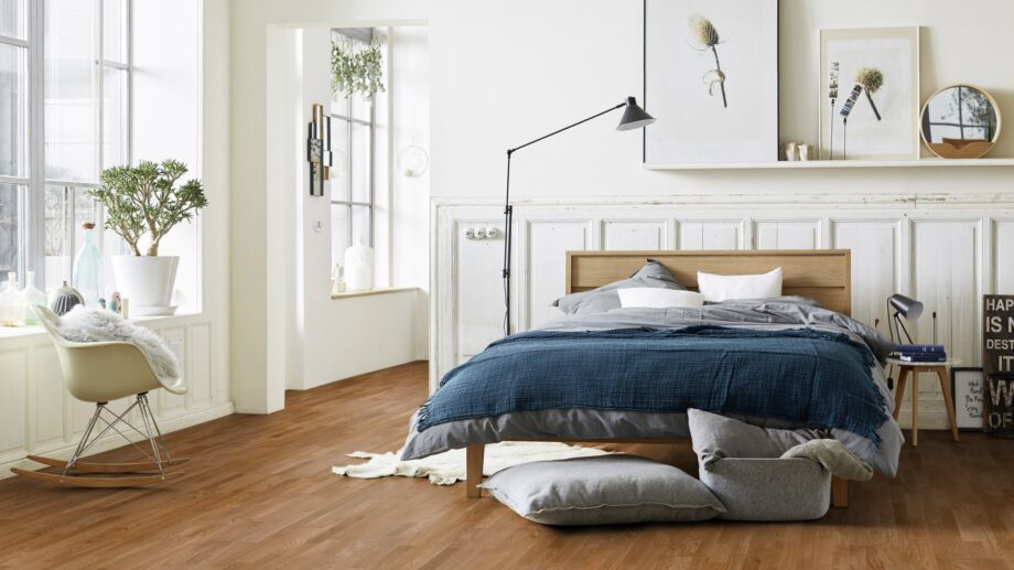 Parquet Tarkett, Shade, Oak Almond TreS, 3-strip, brushed, stained, Proteco Natura mat lacquer – 3