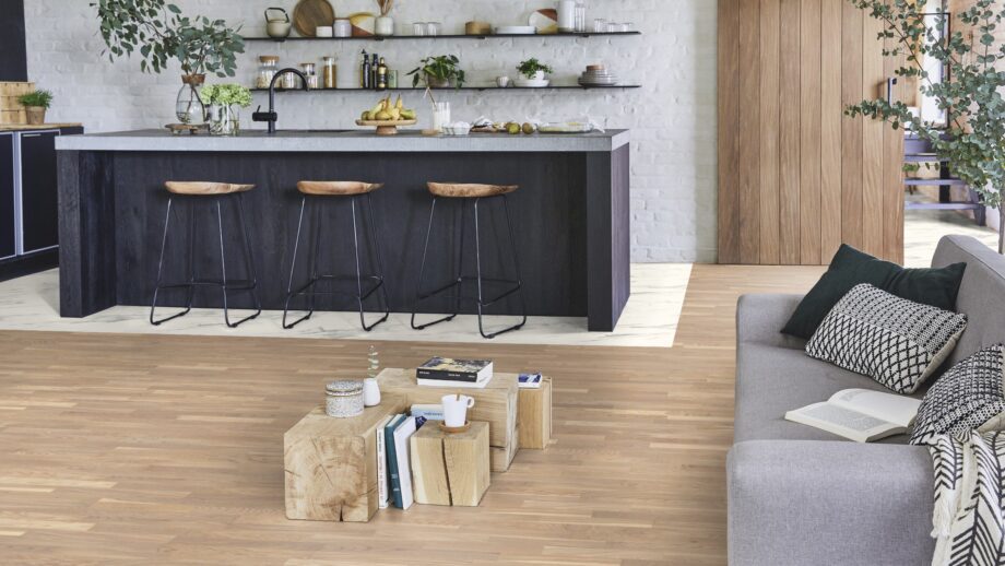 Parquet Tarkett, Shade, Oak Cream White TreS, 3-strip, stained, Proteco Natura mat lacquer – view 2 Parquet Tarkett, Shade, Oak Cream White TreS, 3-strip, stained, Proteco Natura mat lacquer – 2