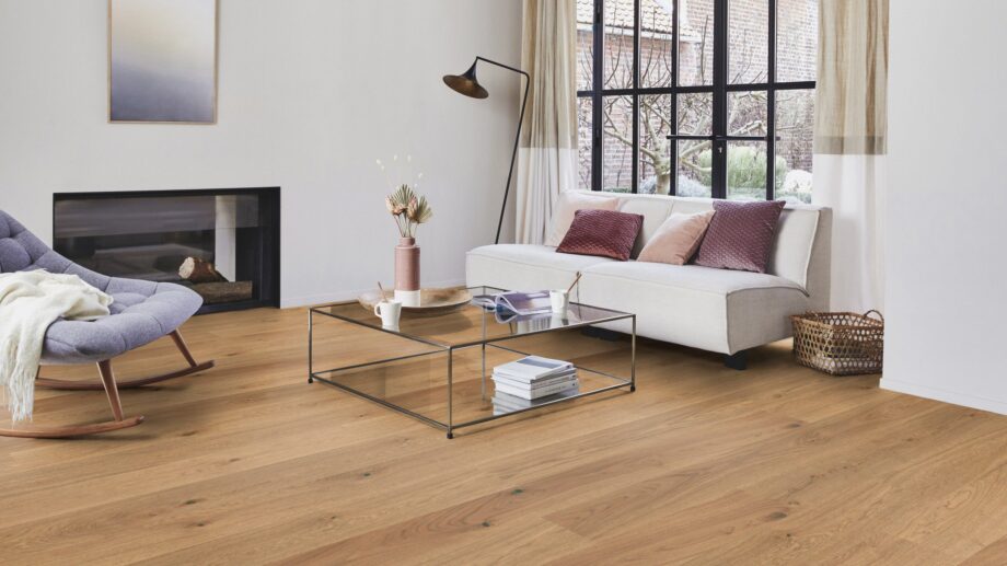Parquet Tarkett, Shade, Oak Nutmeg Plank XT, 1-strip, 2 sides bevelled, brushed, stained, Proteco Natura mat lacquer Parquet Tarkett, Shade, Oak Nutmeg Plank XT, 1-strip, 2 sides bevelled, brushed, stained, Proteco Natura mat lacquer