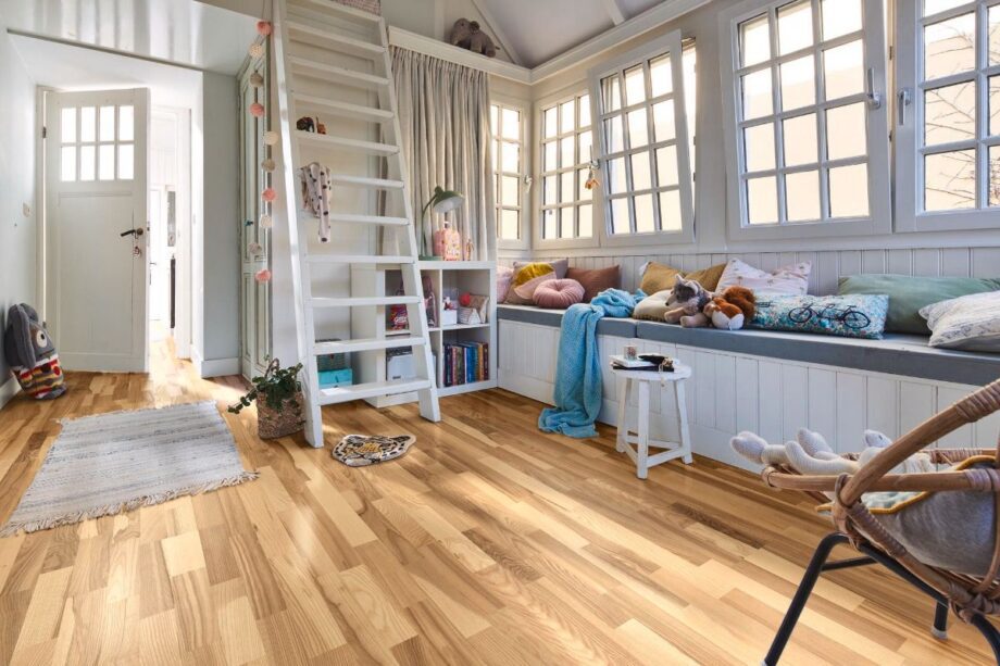 Ash parquet Meister, Longlife PC 200, Pure ash lively 09047, 3-strip, 2400 x 200 mm, brushed, ultra matt lacquered – view 2 Ash parquet Meister, Longlife PC 200, Pure ash lively 09047, 3-strip, 2400 x 200 mm, brushed, ultra matt lacquered – 2