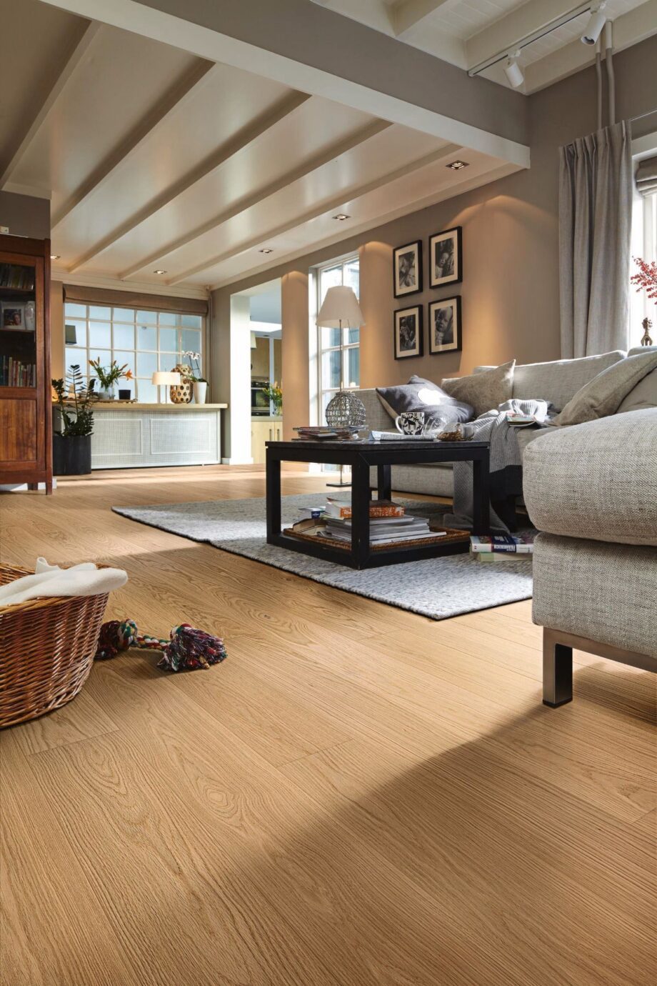 Oak parquet Meister, Longlife PD 400, Oak harmonious 09022, 1-strip, 2200 x 180 mm, brushed, naturally oiled – view 2 Oak parquet Meister, Longlife PD 400, Oak harmonious 09022, 1-strip, 2200 x 180 mm, brushed, naturally oiled – 2
