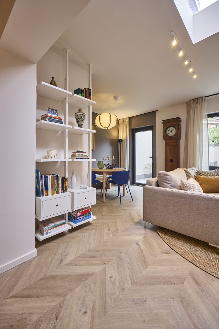 Rigid LVT Vinyl Flooring Floorify Chevron Odette F717 – view 2 Rigid LVT Vinyl Flooring Floorify Chevron Odette F717 – 2