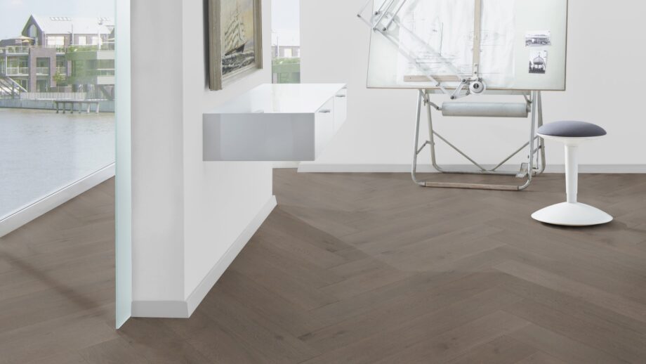 Parquet Oak, ter Hürne, herringbone, Oak basalt brown, brushed, beveled, extra matt lacquered