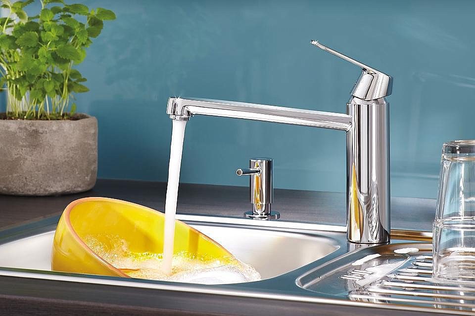 Single lever kitchen mixer Grohe Eurosmart Cosmopolitan, chrome – 3