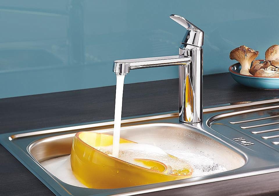 Single lever kitchen mixer Grohe Eurosmart Cosmopolitan, chrome – 4