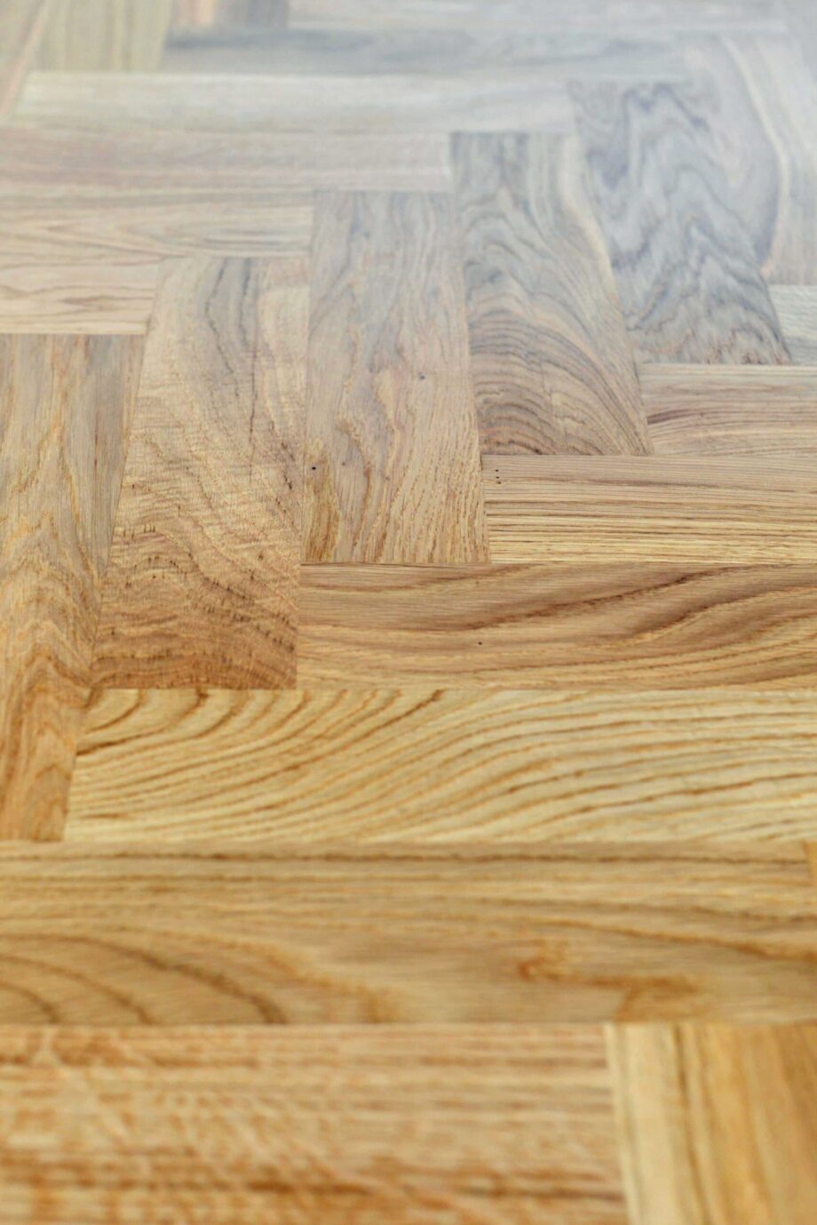 Strip parquet / herringbone parquet oak natur unfinished. – 2