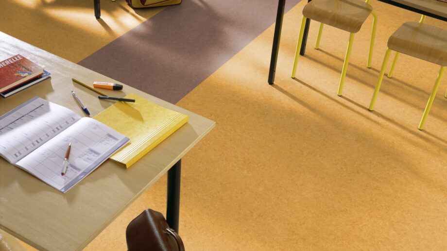 Linoleum floor Gerflor Marmorette 0072 Golden Yellow