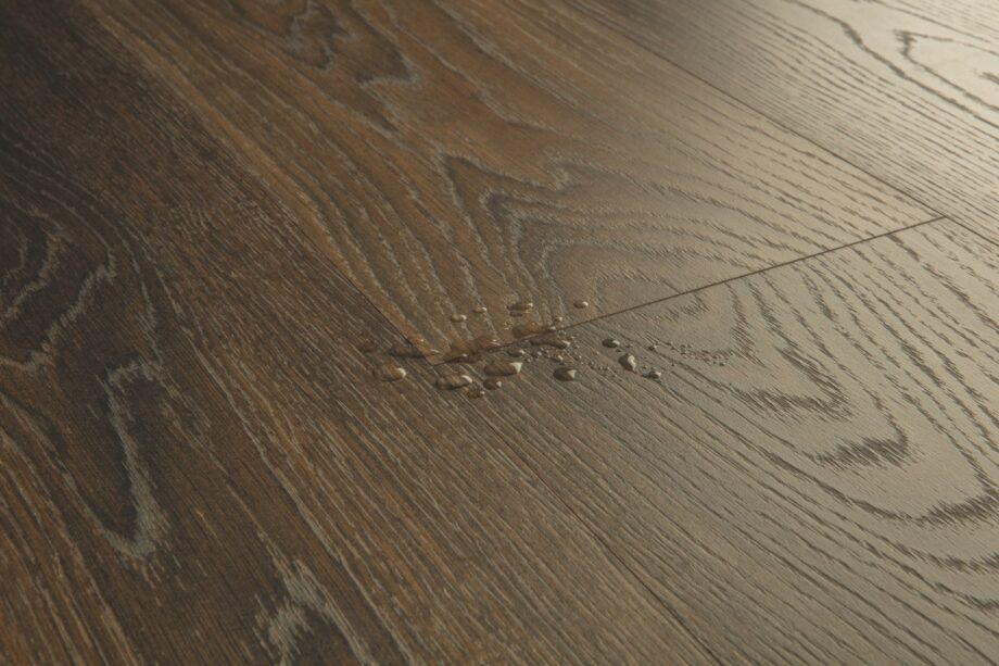 Laminate floor Quick-Step Classic Mocha Brown Oak