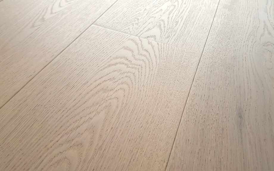 Parquet Oak Rustical 1-strip beveled brushed white oiled 148mm – 5