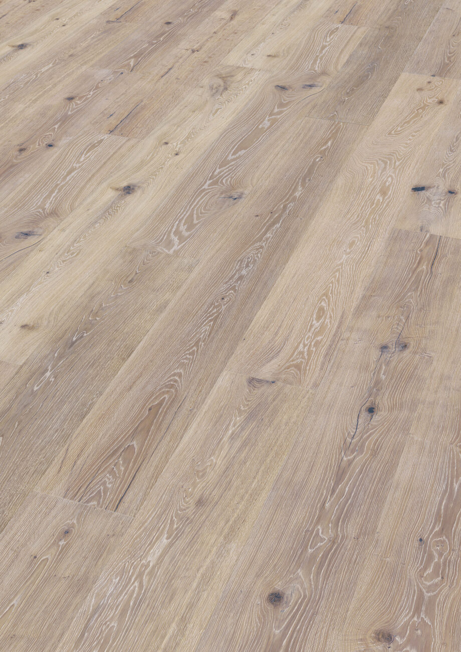 Parquets Trinity Oak Rustical 1-strip beveled hand scraped brushed whitewash white oiled