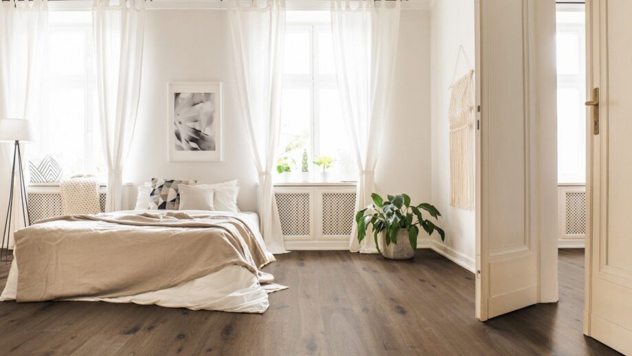 Parquet Trinity Smoked Oak Rustical 1-strip beveled hand scraped deep brushed white oiled – 13
