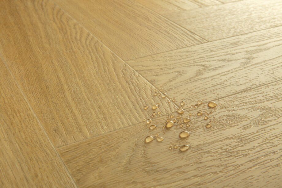 LVT kalasaba parkett Quick-Step Pristine Serene Oak medium natural – vaade 3 Herringbone Vinyl floor LVT Quick-Step Pristine Serene Oak medium natural – 3
